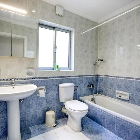 Apartment Seafront 3 Bedroom *