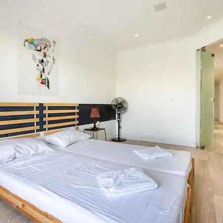 Seafront 3 Bedroom *