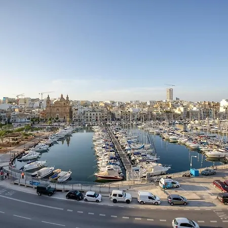 Seafront 3 Bedroom * Pietà