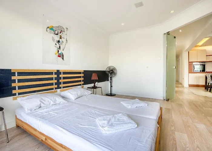 Seafront 3 Bedroom *