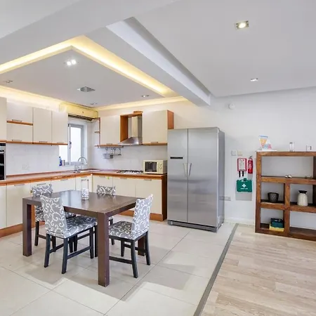 Seafront 3 Bedroom *