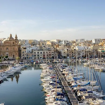 Seafront 3 Bedroom * Pietà