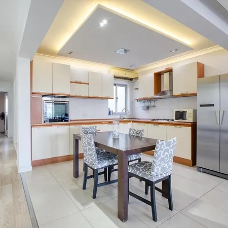 Seafront 3 Bedroom Daire *